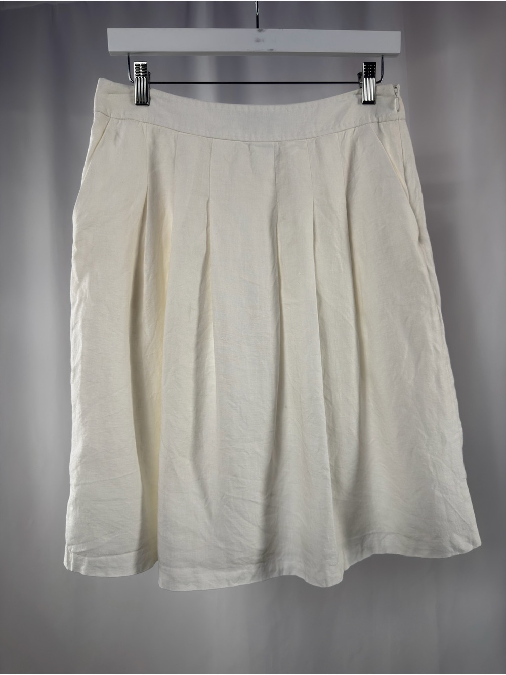 Vintage Brooks Brothers Irish Linen A Line Pleated Skirt in White Size 6